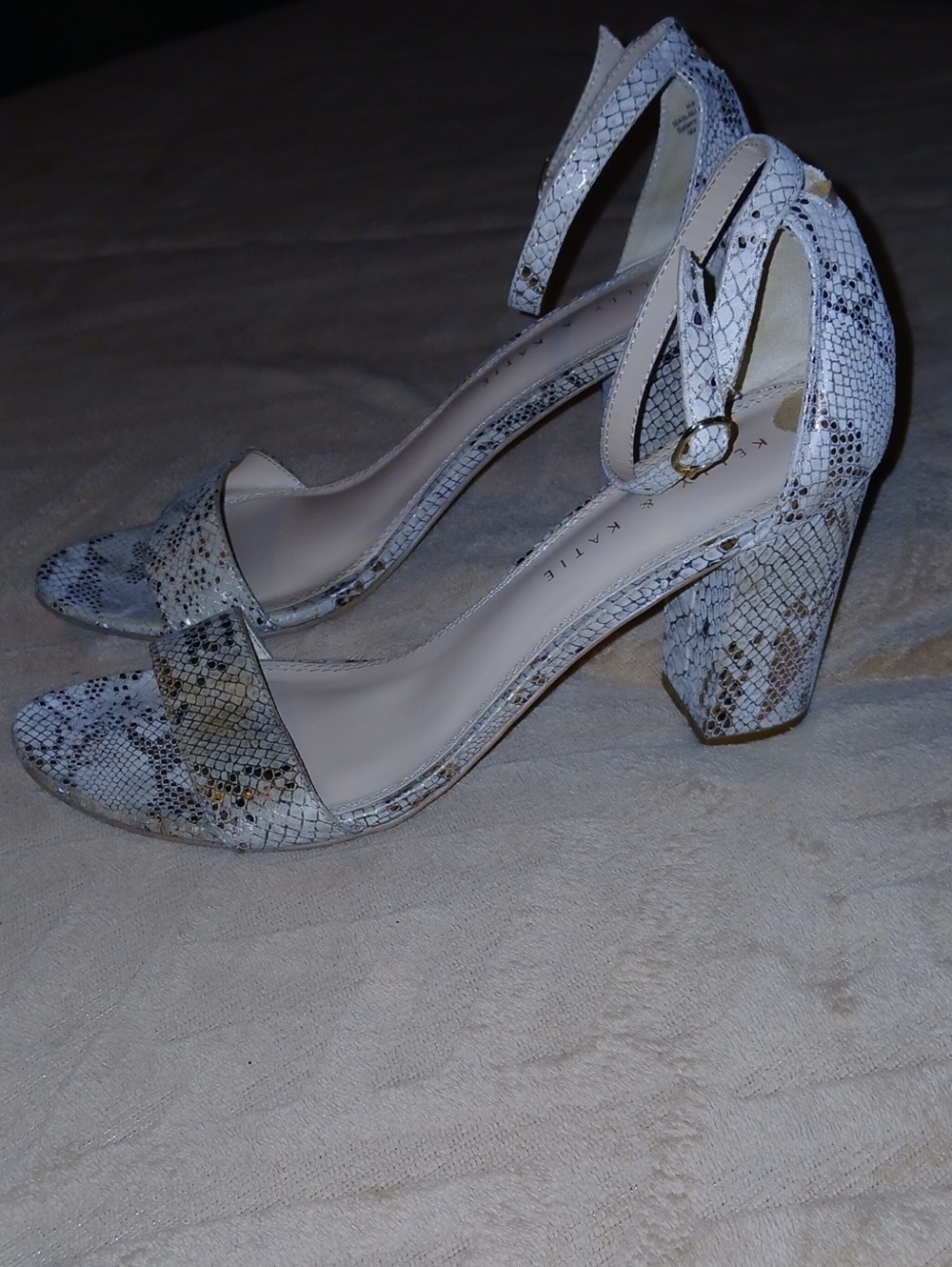Kelly & Katie Womens Hailee Snake-Print Ankle Strap Block Heels Sz: 8.5